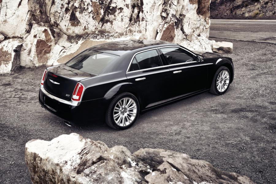  Chrysler 300C 2011 года  (фото 35 из 83)